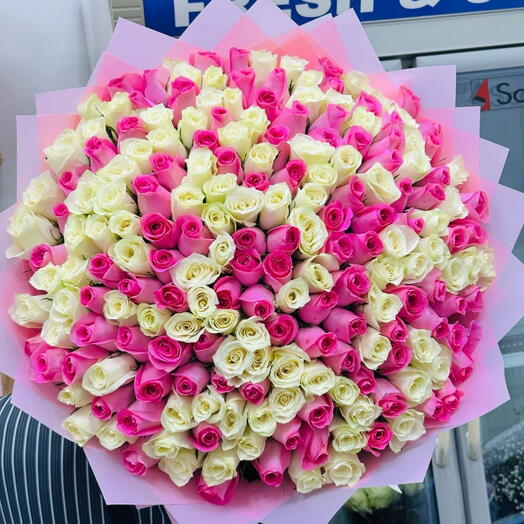 Pink and white roses big bouquet