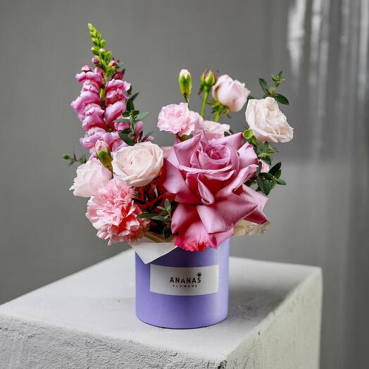 Авторская сборная композиция в сиреневом оттенке