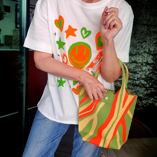 Gift box tshirt bianca con print fluo e borsa in tessuto
