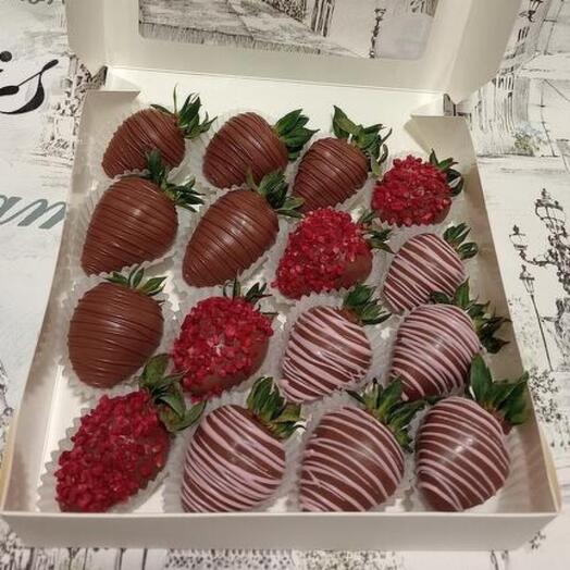 Клубника в  молочном шоколаде 16шт