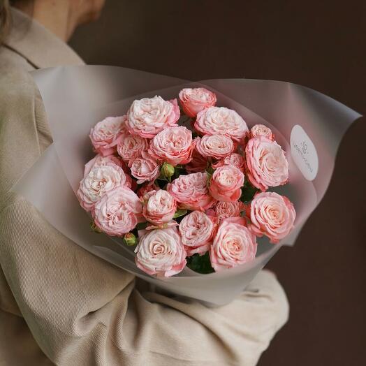 Монобукет из 7 кустовых пионовидных роз Бомбастик