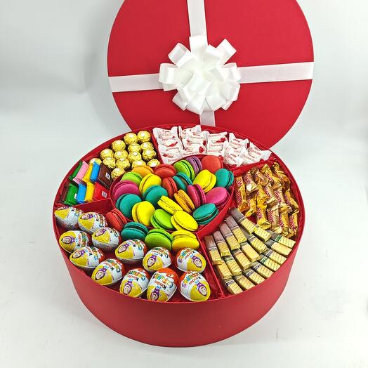 Огромный бокс сладостей ferrero rocher raffaello merci