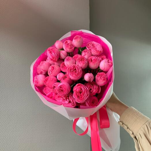 Пионовидные розы Жизель