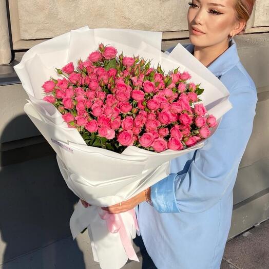 Монобукет из кустовых роз, размер М