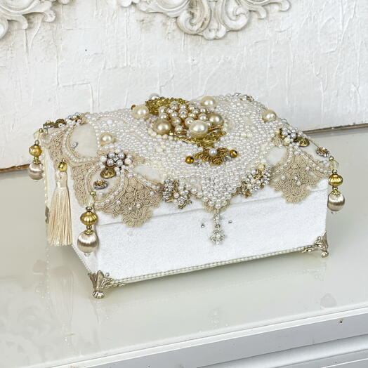 Шкатулка для бижутерии