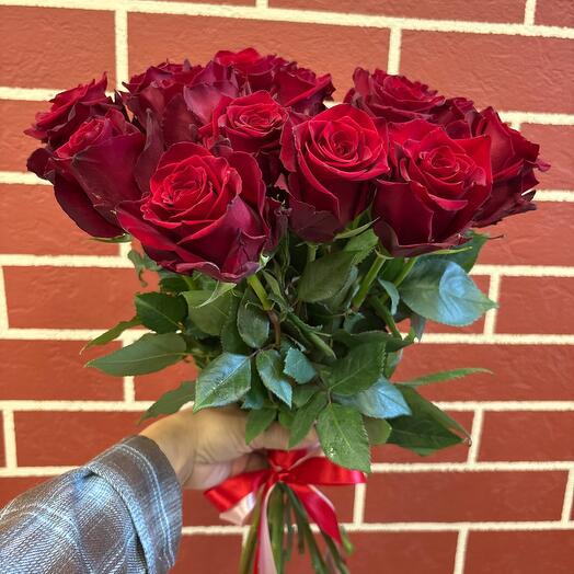 15 красных роз
