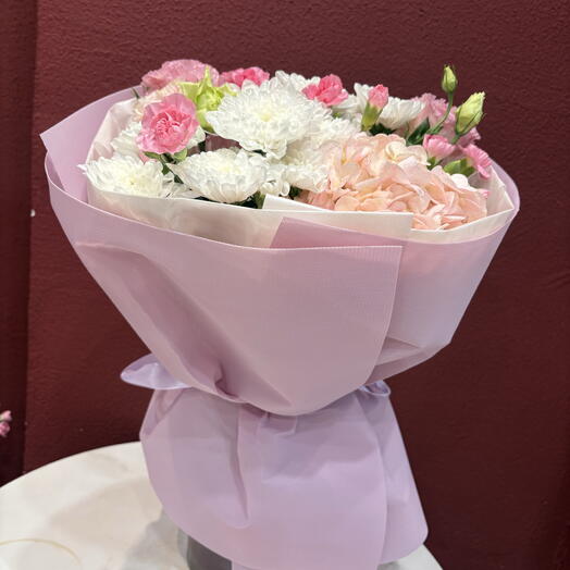 Пышный нежный розовый букет