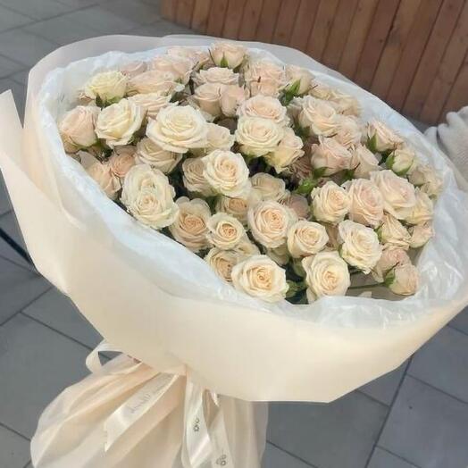 Букет кустовых роз