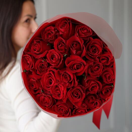 25 красных роз