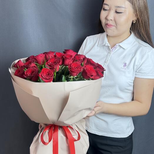 Букет из 25 красных розы от Bloomera