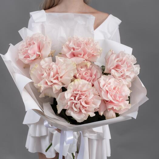 Букет из 7 розовых, французских роз