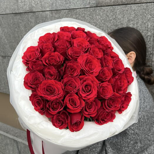 39 красных роз