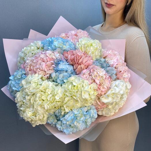 Большой букет гортензий