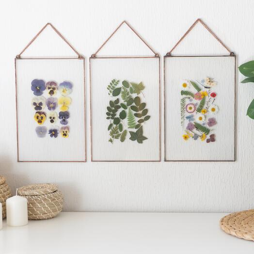 Арт. 120медный Триптих из натуральных цветов и листьев в стекле — яркий подарок с природной душой