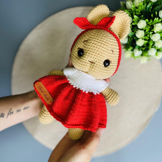Вязаная игрушка Зайка