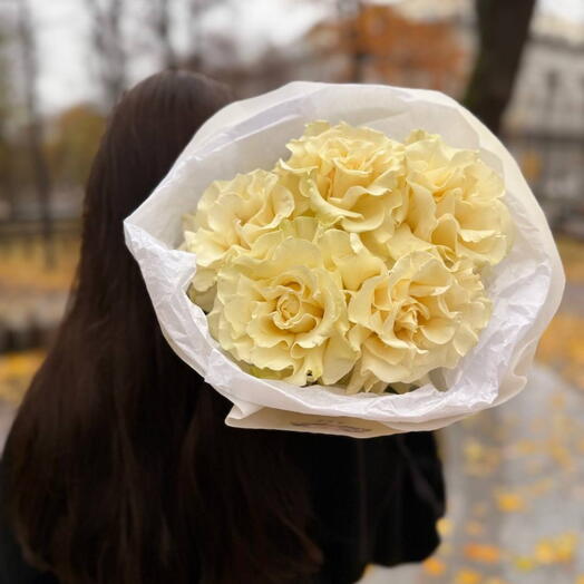 Белый букет французских роз