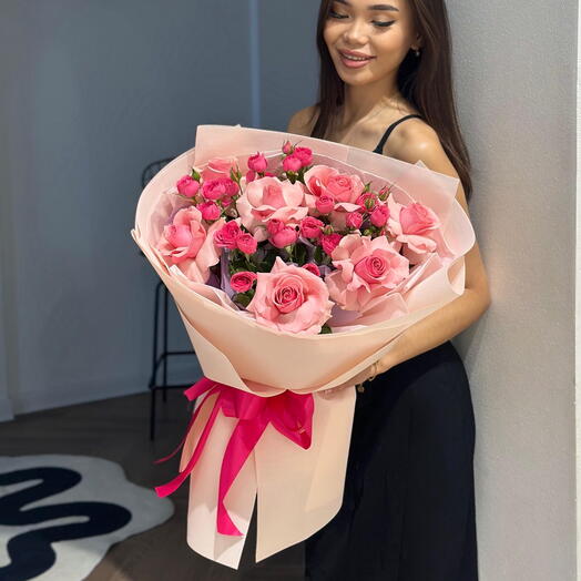 Розы с кустовыми розами Софи