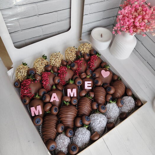 Клубничка для мамы
