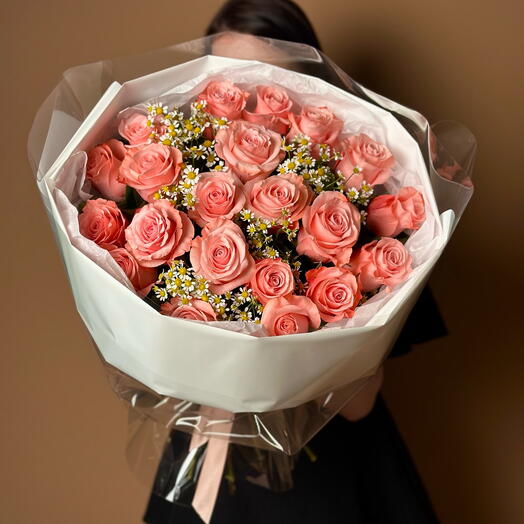 Букет для мамы с розами и ромашками