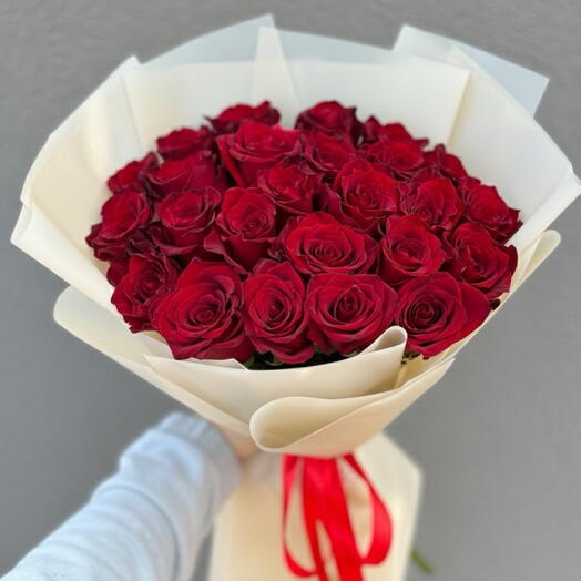 Красные розы 25 шт