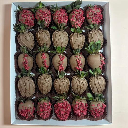 Клубника в молочном шоколаде (20-25шт)