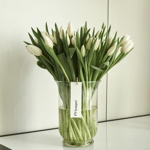 Тюльпаны в вазе