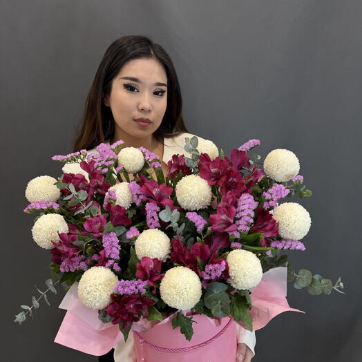 Композиция из момоко, статицы, альстромерии