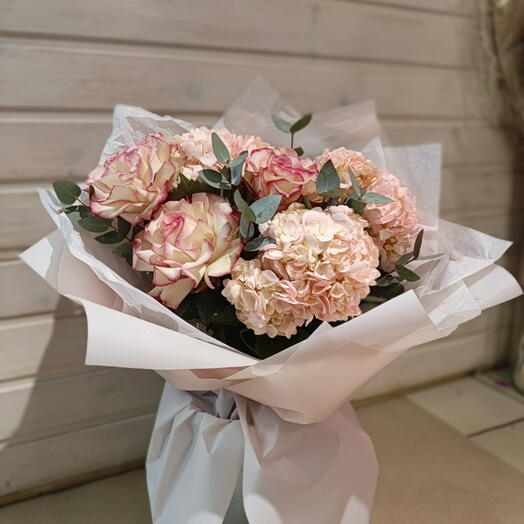 Букет с гортензией и розой🌸