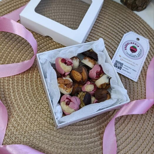 Chocolates hechos a mano en forma de corazones