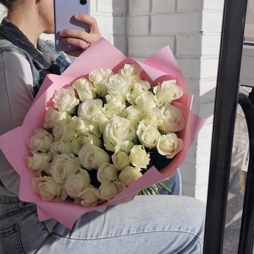Букет из 35 белых роз