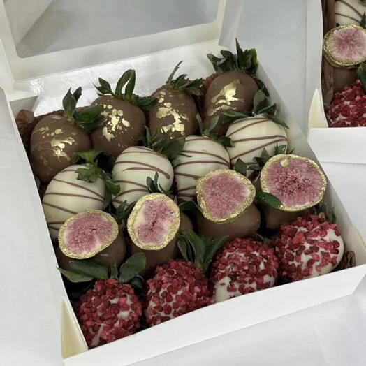 Клубника в шоколаде 16 ягод
