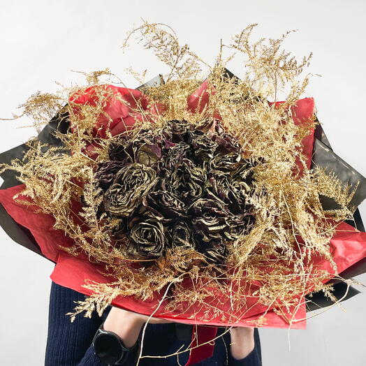 Dried roses with golden asparagus