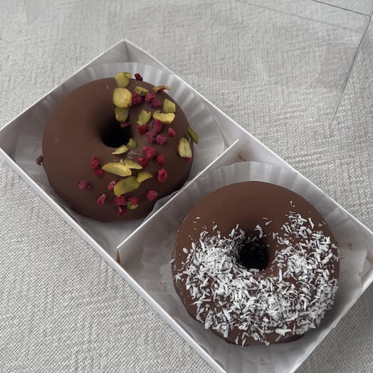 Пирожное Donut cake 2 шт (Фисташка-вишня, Баунти)