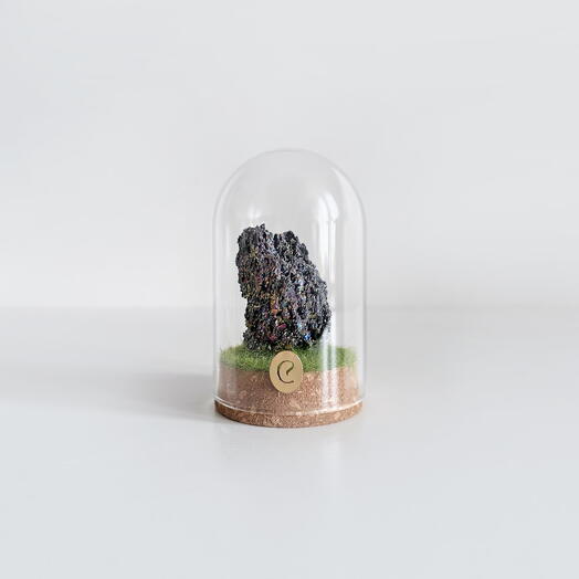 Минерал Carborundum в стеклянном клоше XXS