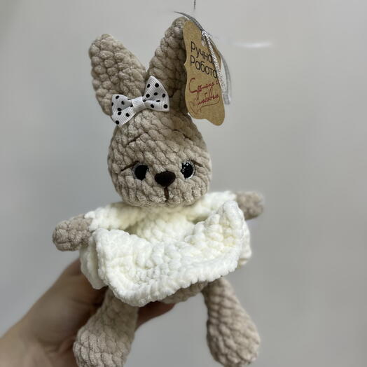 Игрушка ручной работы Зайка в белом