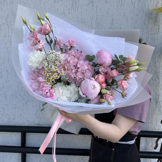 Сборный букет с гортензией, пионами 🌸
