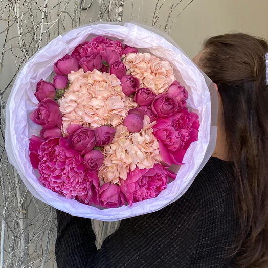 Букет с пионами и гортензиями💗