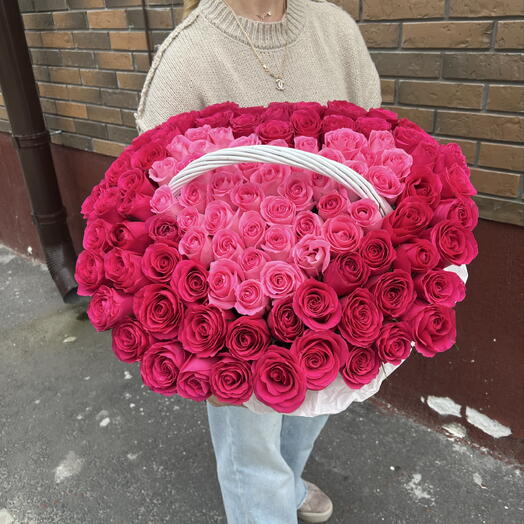 Готовая Корзина из 101 розы