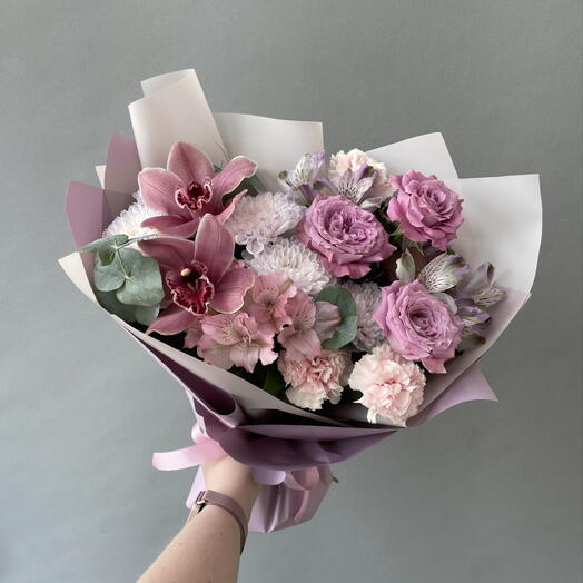 Лиловый закат 💜 нежный букет с розами, альстромериями, диантусами, орхидеями