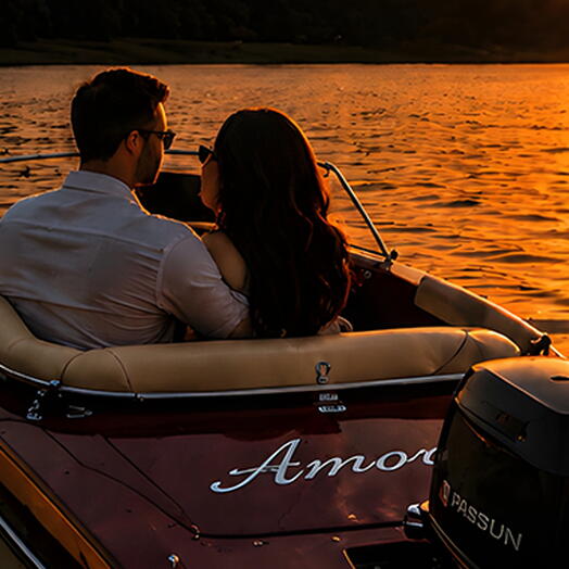 Подарочный сертификат Прогулка на катере Prive Amore Большая вода, 1-4 чел. (1,5 час, будние дни)