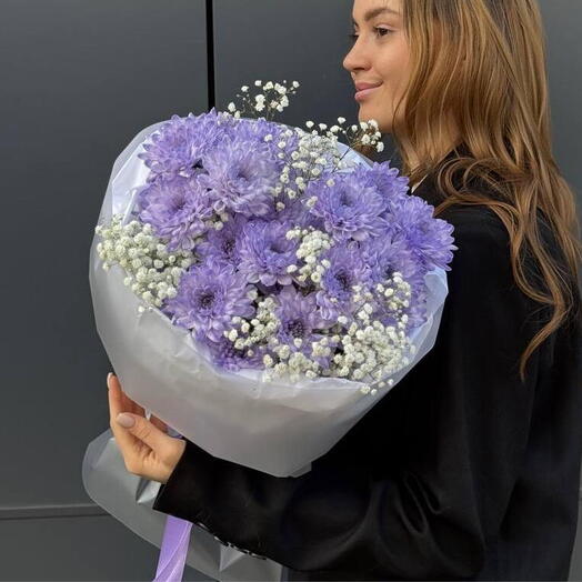 Букет с хризантемой и стойкой гипсофилой 💜