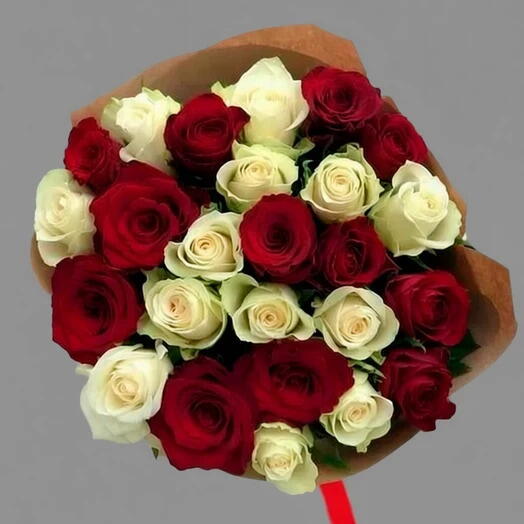 Микс роз в крафте 25