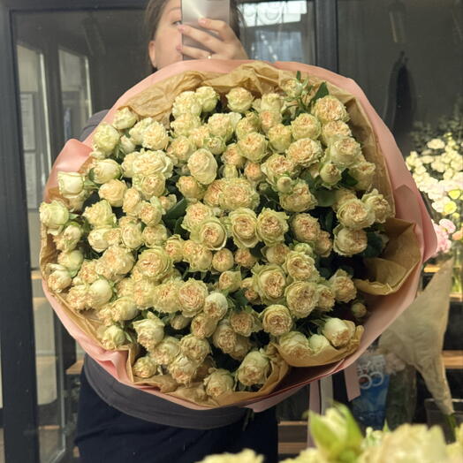 Вау букет из кустовых роз