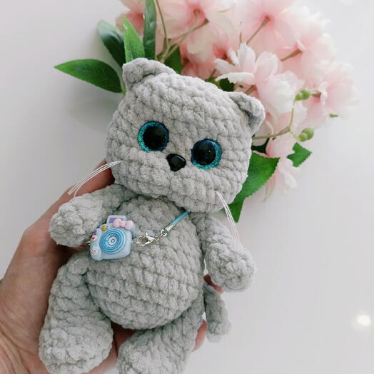 Игрушка котик Басик вязаный