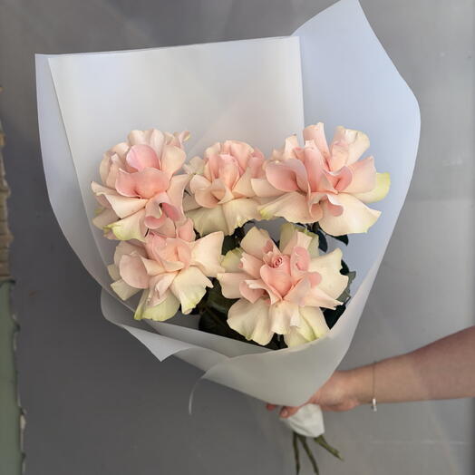 Букет из 5 розовых французских роз