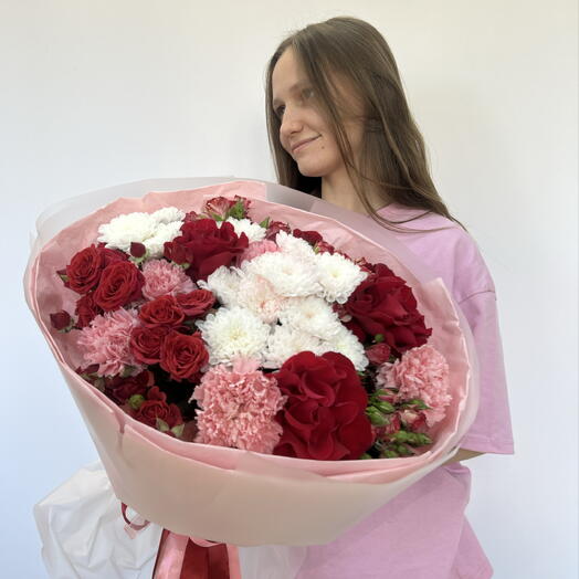 Букет с оттенками красного и розового️‍🔥🌸
