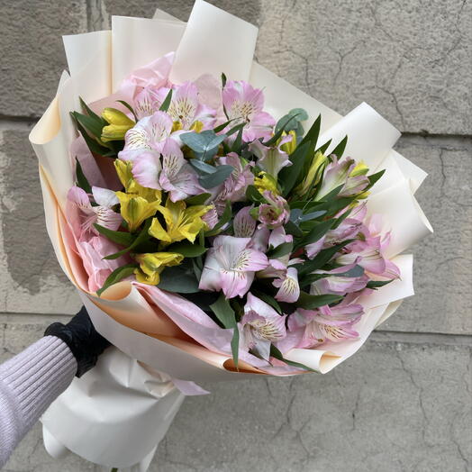 Букет🌸🎀⭐️ «Современная романтика» 🎀 из альстромерии