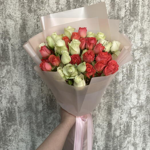 Букет микс из кустовых роз