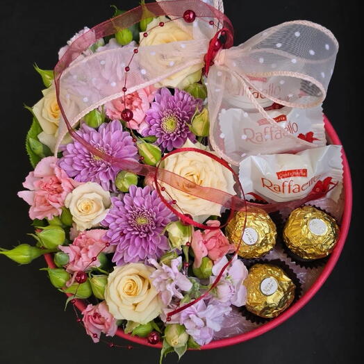 Цветы с конфетами в коробке 🌸🎁
