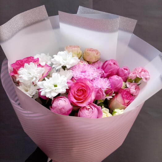 Букет с розами и хризантемой 🌸